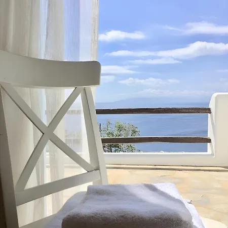 Mykonos Dot - The Villa Agios Ioannis Diakoftis