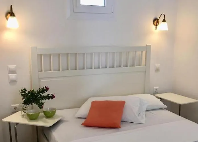 Mykonos Dot - The * Agios Ioannis Diakoftis