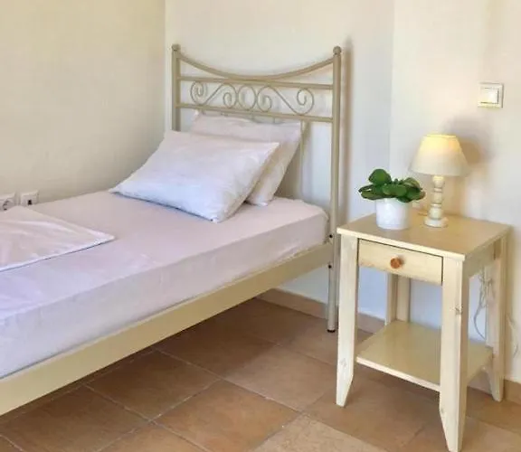 Mykonos Dot - The Agios Ioannis Diakoftis