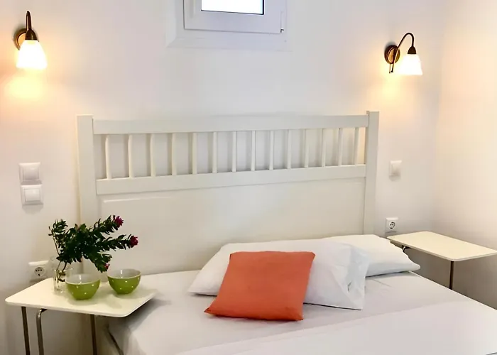 Mykonos Dot - The * Agios Ioannis Diakoftis