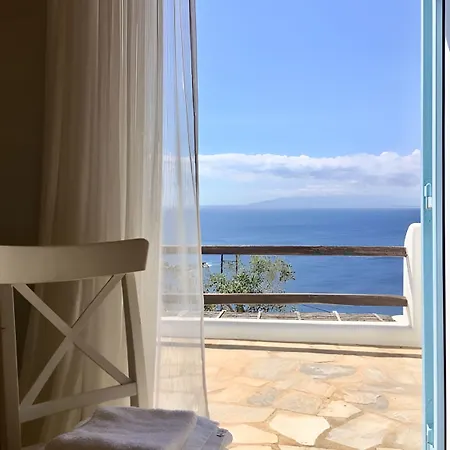 Mykonos Dot - The Villa Agios Ioannis Diakoftis