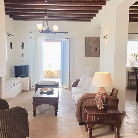 Mykonos Dot - The Villa Agios Ioannis Diakoftis