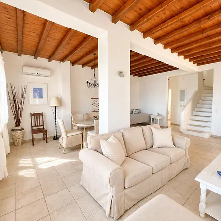 Mykonos Dot - The Villa Agios Ioannis Diakoftis