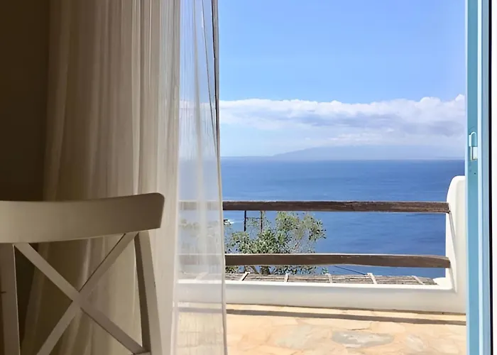 Mykonos Dot - The Willa *